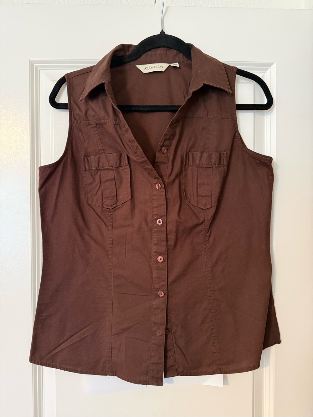 100% Cotton St. John's Bay Brown Sleeveless Button-Down Shirt - size Medium
